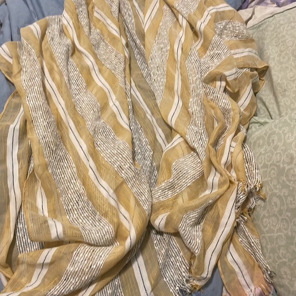 Beach shawl from urban outfitters - Picture 2 of 4